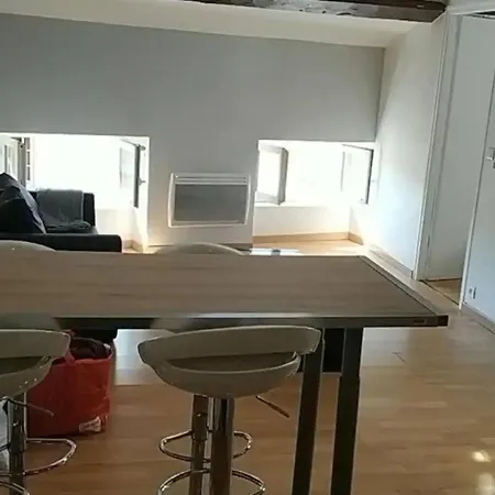 Apartment Proche Marche Au Coeur Du Centre + Wifi